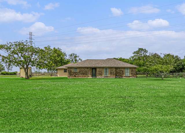 Property at 2211 Nancy St, Alvin, TX 77511, 3 beds, 2 baths