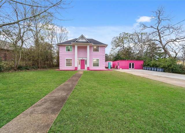 Property at 1406 Avenue Q, Huntsville, TX 77340, 3 beds, 2.5 baths