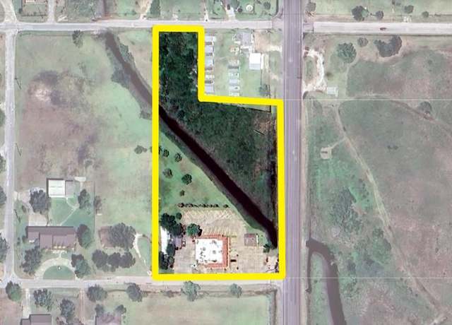 Property at 1601 1st St, Palacios, TX 77465, 2 beds, 2 baths