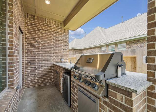 Property at 4815 Wagtail Way Ln, League City, TX 77573, 4 beds, 3.5 baths