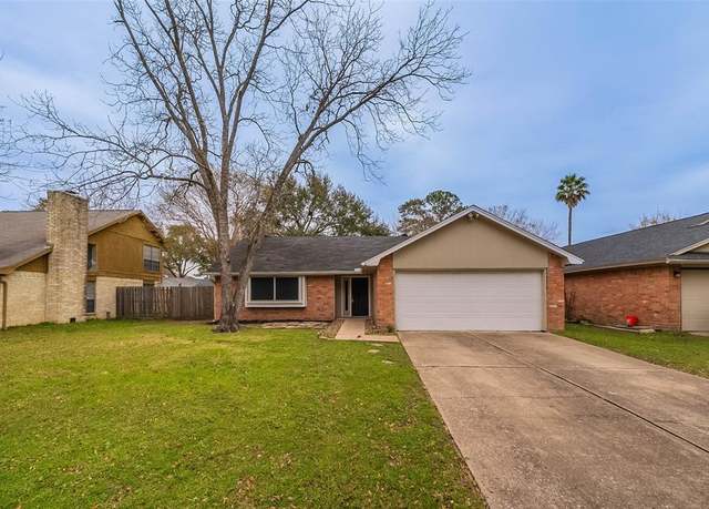 Property at 16310 Emberwood Dr, Houston, TX 77070, 3 beds, 1.5 baths