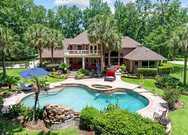 Property at 37703 Edgewater Dr, Pinehurst, TX 77362, 5 beds, 3.5 baths