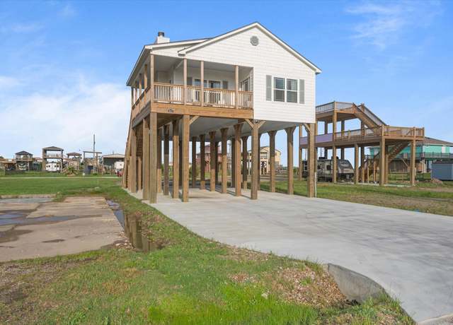 Property at 1023 N Bay St, Gilchrist, TX 77617, 3 beds, 2 baths