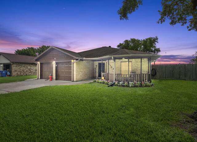 Property at 4102 Quaker Dr, Texas City, TX 77590, 3 beds, 2 baths