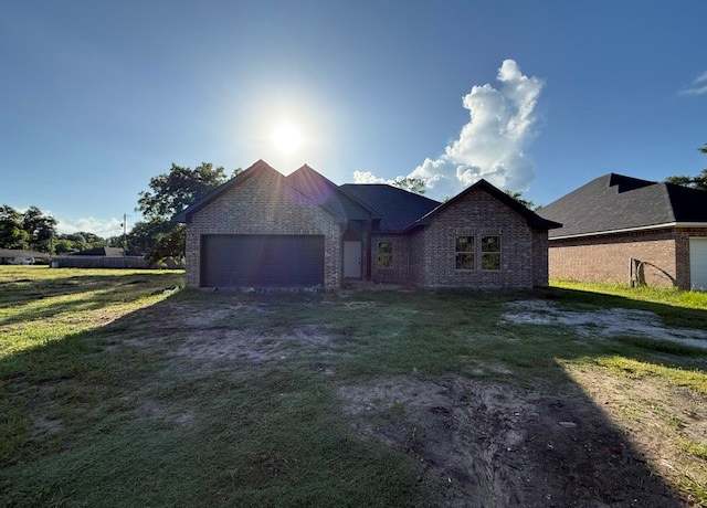 Property at 1003 S Anderson St, Angleton, TX 77515, 4 beds, 2 baths