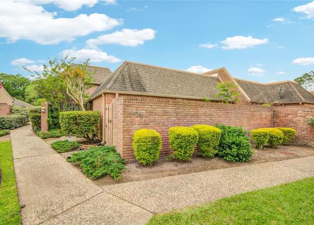 Property at 426 E Fair Harbor Ln, Houston, TX 77079, 2 beds, 2 baths