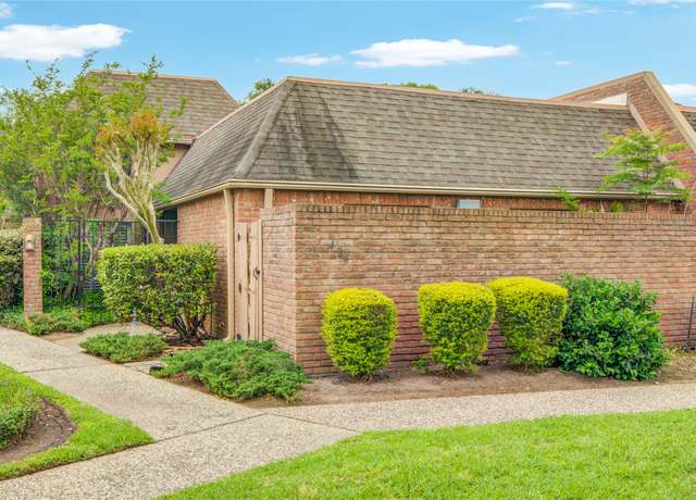 Property at 426 E Fair Harbor Ln, Houston, TX 77079, 2 beds, 2 baths
