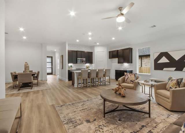 Property at 218 Springfield Terrace Ct, Conroe, TX 77304, 4 beds, 3 baths