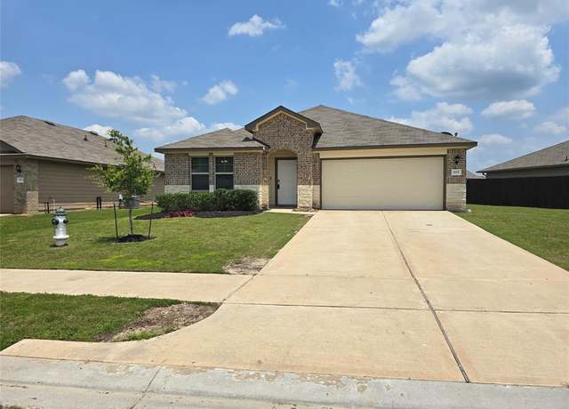 Property at 305 Comal Dr, Huntsville, TX 77340, 4 beds, 2 baths