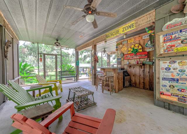 Property at 134 Private Road 652, Sargent, TX 77414, 3 beds, 2 baths