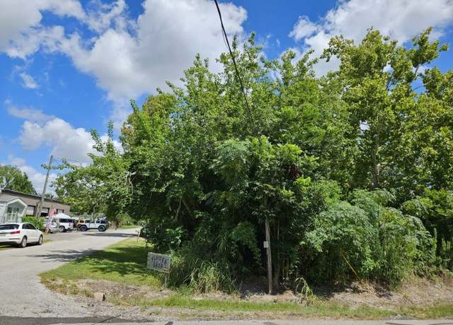 Property at 4021 Oak Ln, Bacliff, TX 77518