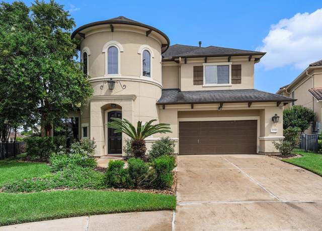 Property at 3038 S Island Dr, Seabrook, TX 77586, 4 beds, 4.5 baths