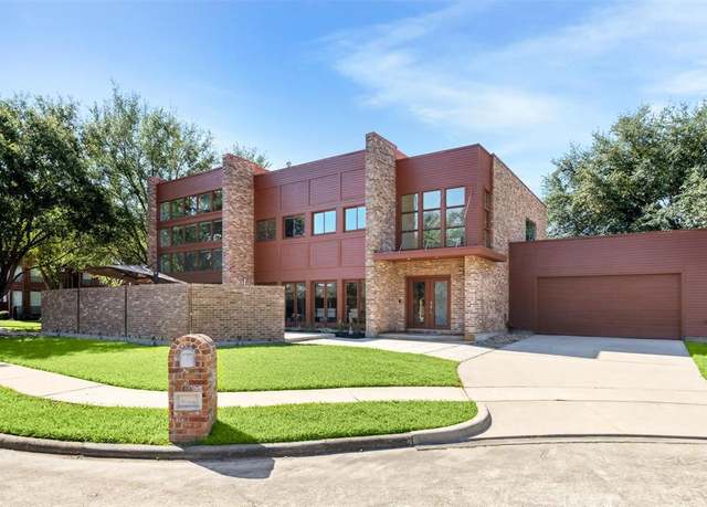 Property at 8003 Harbor Point Dr, Houston, TX 77071, 4 beds, 3 baths