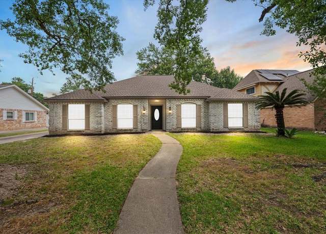 Property at 10326 Summerhill Dr, Houston, TX 77070, 4 beds, 2 baths