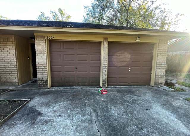 Property at 2024 Stonesthrow Dr, Bay City, TX 77414, 3 beds, 2 baths
