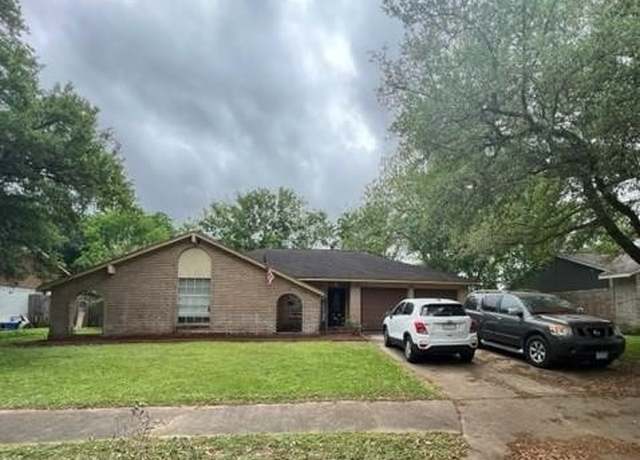 Property at 2024 Stonesthrow Dr, Bay City, TX 77414, 3 beds, 2 baths