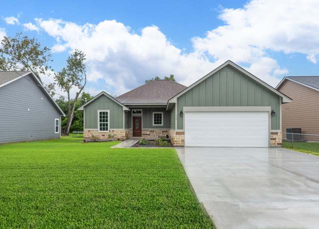 Property at 218 Brown St, West Columbia, TX 77486, 4 beds, 2 baths