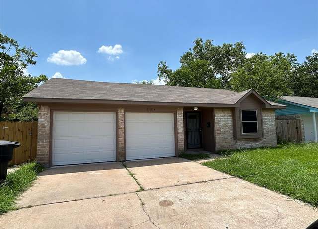 Property at 11814 Bay Cedar Dr, Houston, TX 77048, 3 beds, 2 baths