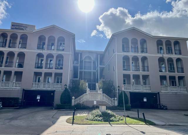 Property at 58 Briar Hollow Ln #204, Houston, TX 77027, 2 beds, 2 baths