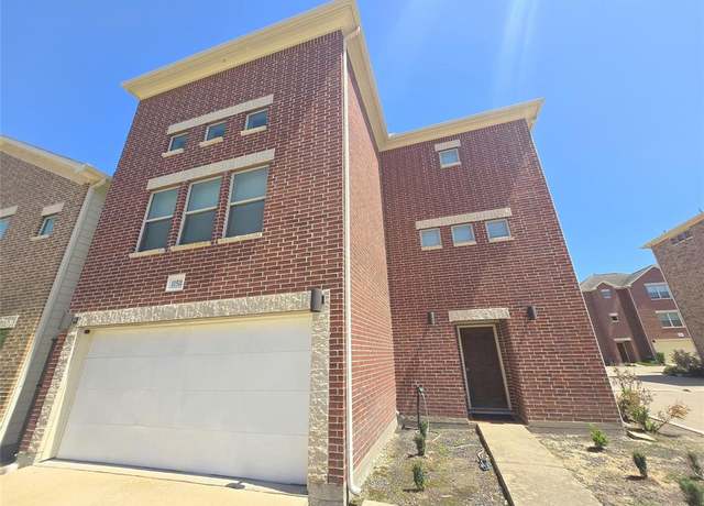 Property at 11511 Main Pine Dr, Houston, TX 77025, 3 beds, 2.5 baths