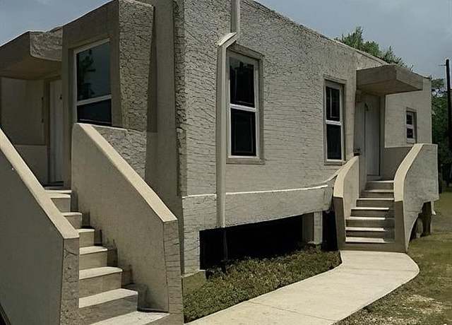Property at 6709 Jensen St, Hitchcock, TX 77563, 3 beds, 2 baths