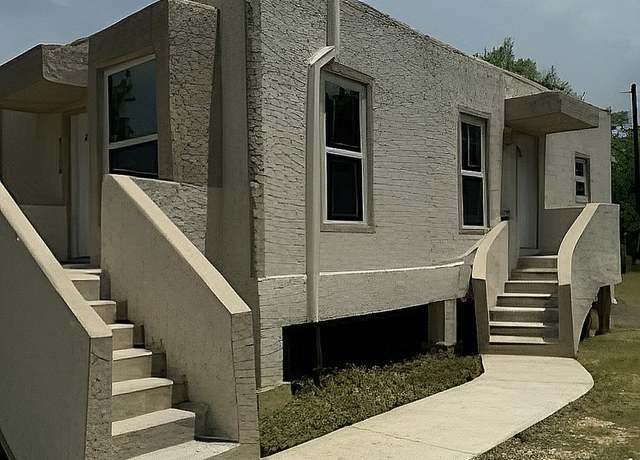 Property at 6709 Jensen St, Hitchcock, TX 77563, 3 beds, 2 baths
