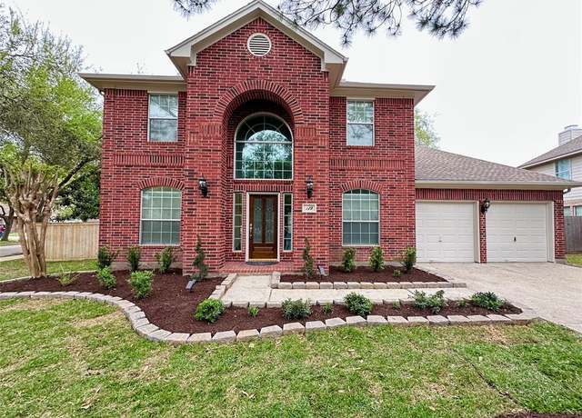 Property at 119 Mariner Cove Ct, League City, TX 77573, 4 beds, 4 baths