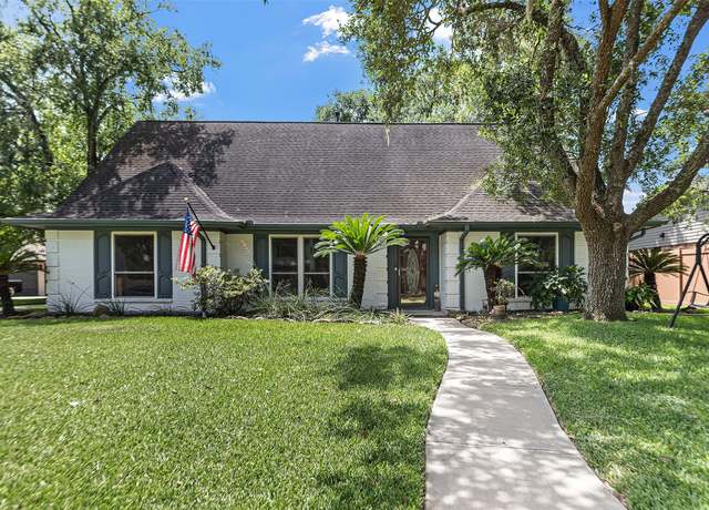 Property at 132 Cherry Tree Ln, Friendswood, TX 77546, 4 beds, 2.5 baths