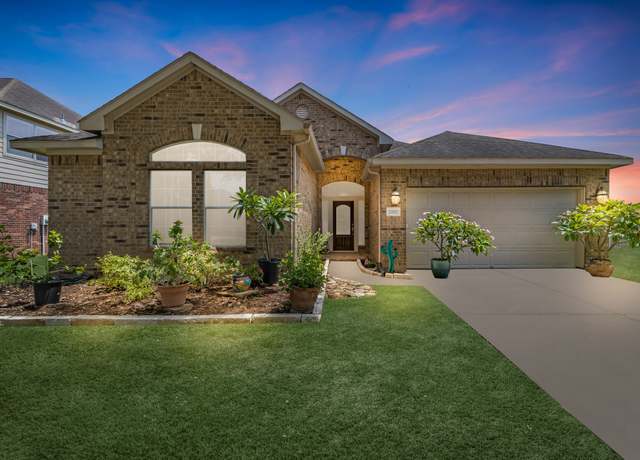 Property at 2202 Winchester Lk, Rosenberg, TX 77471, 4 beds, 2 baths