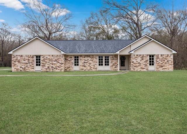 Property at 36044 Highway 105, Sour Lake, TX 77659, 3 beds, 2.5 baths