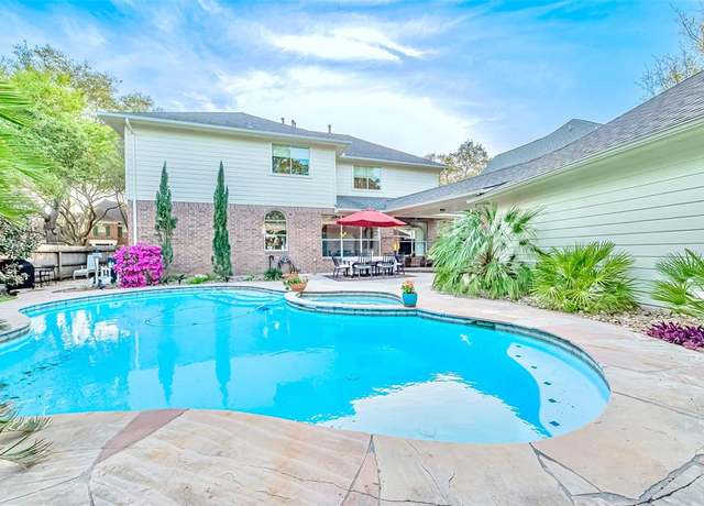 Property at 17414 Rolling Brook Ct, Sugar Land, TX 77479, 5 beds, 3.5 baths
