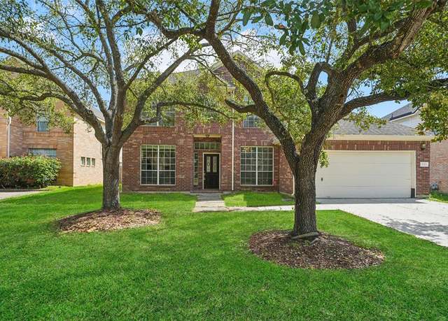 Property at 3313 Pebble Beach Ln, Pearland, TX 77584, 4 beds, 2.5 baths