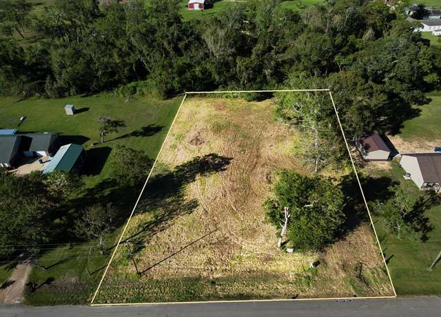 Property at 118 Durazno Rd, Jones Creek, TX 77541