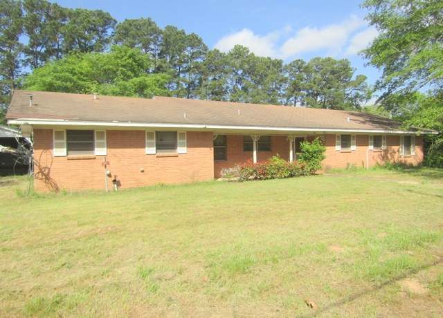 Property at 509 N Olive St, Grapeland, TX 75844, 2 beds, 2.5 baths