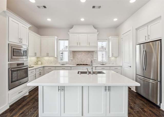 Property at 2732 Freund St, Houston, TX 77003, 3 beds, 3.5 baths