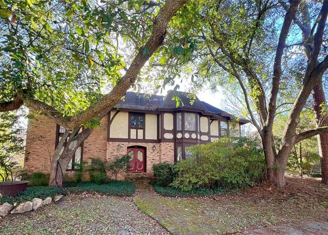 Property at 1115 Woodbank Dr, Seabrook, TX 77586, 5 beds, 2.5 baths