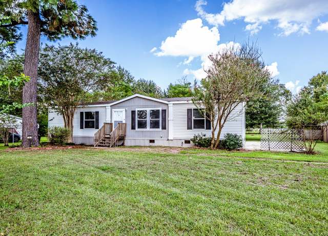 Property at 6 Cogans Grv, Huntsville, TX 77320, 3 beds, 2 baths