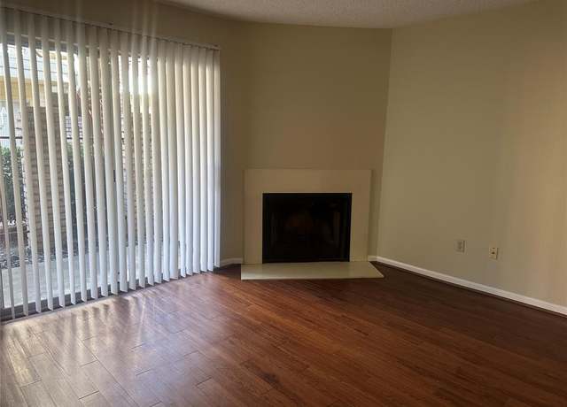 Property at 2120 El Paseo St #403, Houston, TX 77054, 2 beds, 1 bath