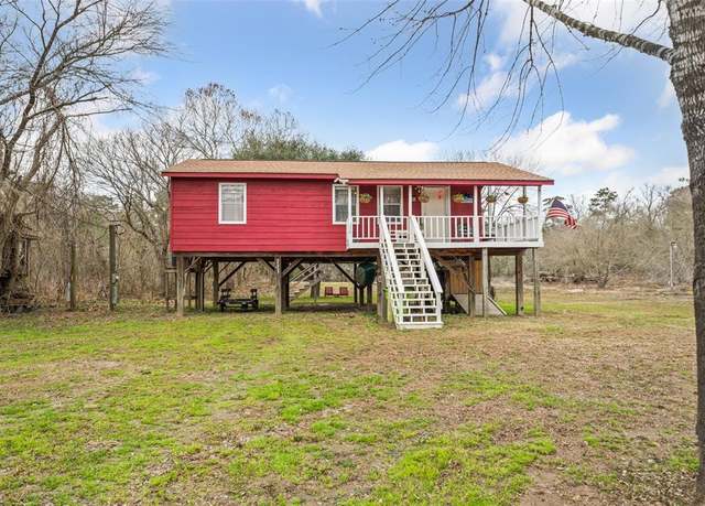 Property at 221 Fishermans Trl, Huntsville, TX 77320, 2 beds, 1 bath