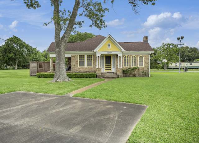 Property at 16907 Park St, Santa Fe, TX 77517, 3 beds, 2 baths
