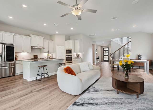 Property at 27887 Serenata Springs Dr, Spring, TX 77386, 5 beds, 4 baths