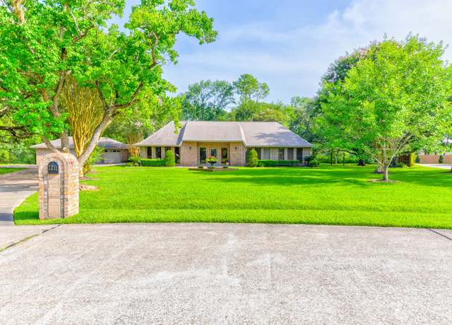 Property at 1211 Tall Pines Dr, Friendswood, TX 77546, 4 beds, 2.5 baths