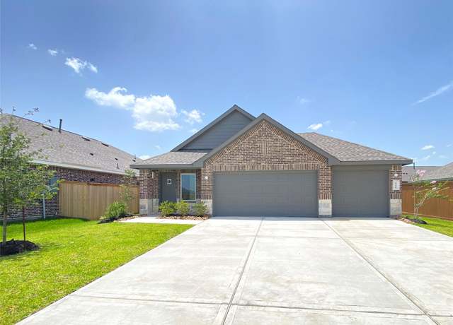Property at 110 Knight Bayou Dr, Liberty, TX 77535, 3 beds, 2 baths