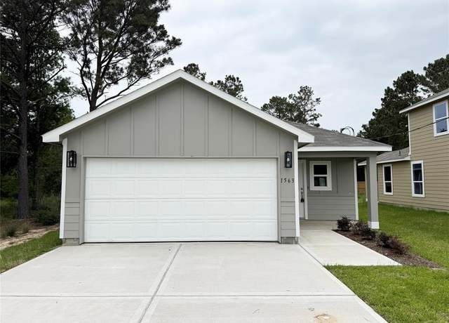 Property at 1563 Belton Ln, Anahuac, TX 77514, 3 beds, 2 baths