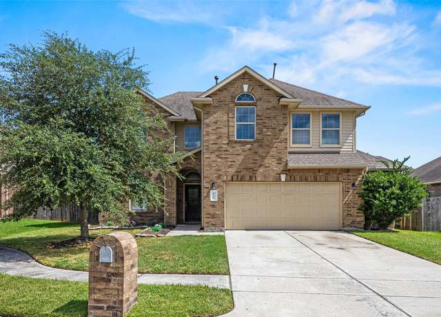 Property at 110 Birdie Circle Cir, La Porte, TX 77571, 4 beds, 2.5 baths