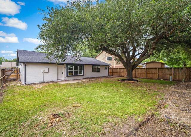 Property at 10503 Long River Dr, Sugar Land, TX 77498, 3 beds, 2 baths