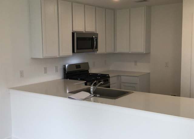 Property at 907 Pertuso Ln, Huffman, TX 77336, 2 beds, 2 baths