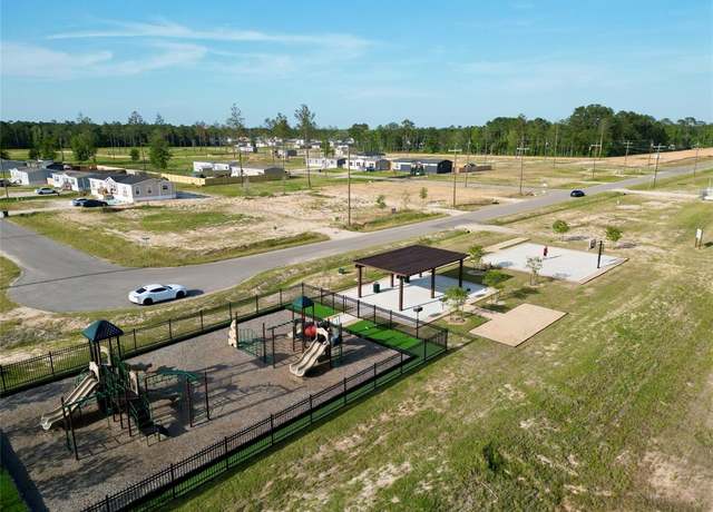 Property at 18607 Murdoch Dr, Conroe, TX 77306