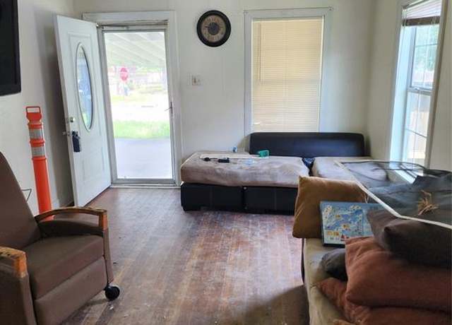 Property at 4802 Hain St, Houston, TX 77009, 3 beds, 2 baths