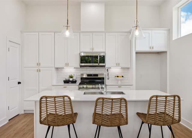 Property at 835E Rachel St, Houston, TX 77091, 3 beds, 3.5 baths